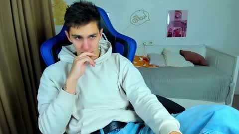 Frank online show from 10-18-25, 04:48