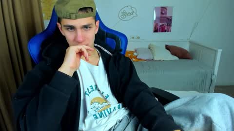 Frank online show from 11-04-25, 04:44