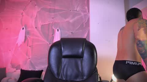 Frank Farrell. Hey remember to give me a thumbs up Ty online show from 11-02-25, 04:15