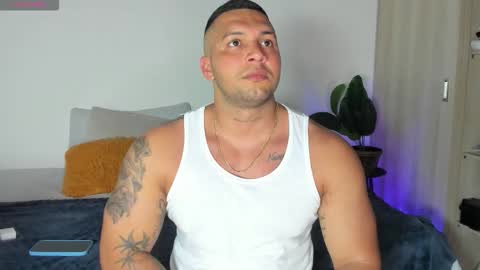 Snapshot of frankmyles01 chatting on 01-17-26, 08:45 frank online show from 01-17-26, 08:45