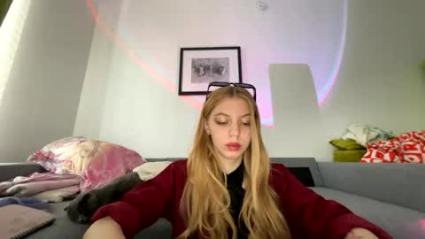 Snapshot of franny_fresh chatting on 02-26-26, 10:47 franny_fresh online show from 02-26-26, 10:47