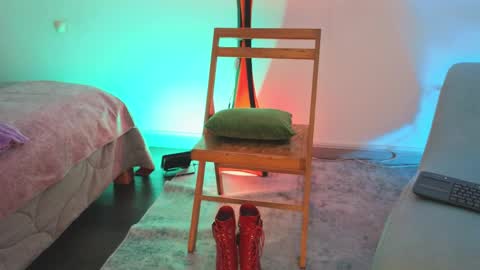 Fransheska online show from 04-12-26, 11:48