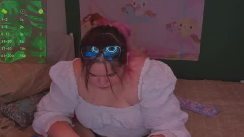 Snapshot of freakcute_friends chatting on 02-27-25, 09:25 Alice online show from 02-27-25, 09:25