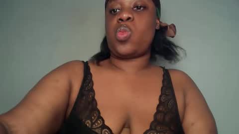 Snapshot of freaky_slut5 chatting on 04-25-26, 04:15 freaky slut5 online show from 04-25-26, 04:15