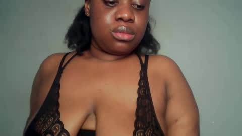 Snapshot of freaky_slut5 chatting on 04-25-26, 01:52 freaky slut5 online show from 04-25-26, 01:52
