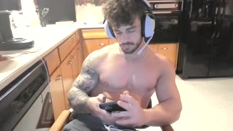 Snapshot of freakyfitking chatting on 01-01-25, 02:51 freakyfitking online show from 01-01-25, 02:51