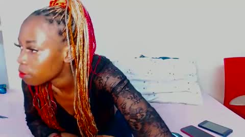 Snapshot of freakyscarlrt00 chatting on 09-19-25, 11:00 FreakyScarlet00 online show from 09-19-25, 11:00