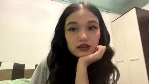 Snapshot of fredamedora chatting on 05-28-26, 04:15 Mia online show from 05-28-26, 04:15