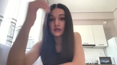 Mia online show from 06-16-26, 05:10