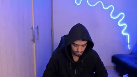 Snapshot of fredd_ss chatting on 04-20-26, 12:19 valeria online show from 04-20-26, 12:19