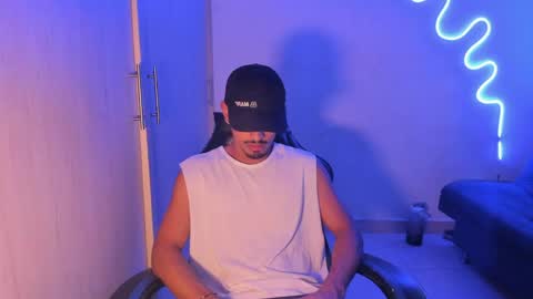 Snapshot of fredd_ss chatting on 04-21-26, 02:45 valeria online show from 04-21-26, 02:45
