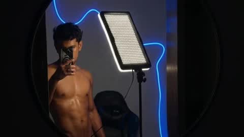 Snapshot of fredd_ss chatting on 05-12-26, 12:35 valeria online show from 05-12-26, 12:35