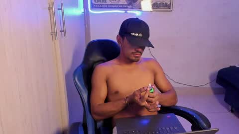 Snapshot of fredd_ss chatting on 05-15-26, 01:07 valeria online show from 05-15-26, 01:07