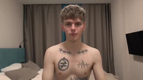 fredd_xanderrs online show from 10-19-25, 05:02