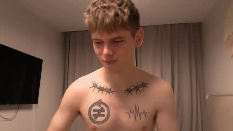 fredd_xanderrs online show from 10-23-25, 03:11