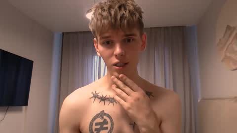 fredd_xanderrs online show from 10-24-25, 09:49