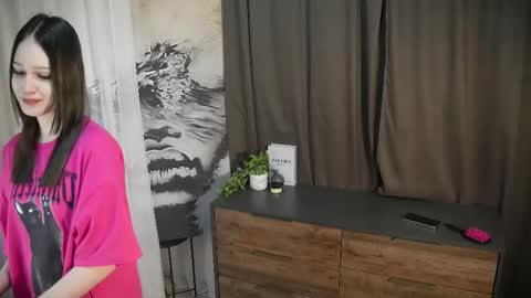 Snapshot of fredericashoen chatting on 11-12-25, 02:12 fredericashoen online show from 11-12-25, 02:12