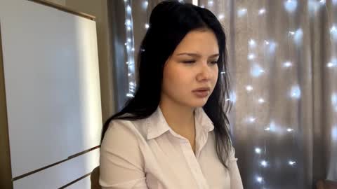 Jenny online show from 03-25-26, 05:35