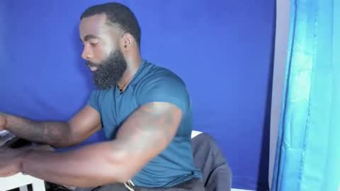 Snapshot of freedom_24 chatting on 04-28-26, 06:35 shakur online show from 04-28-26, 06:35