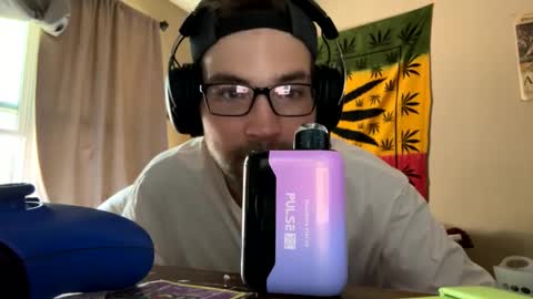 Snapshot of freezeskiii chatting on 09-09-25, 10:09 freezeskiii online show from 09-09-25, 10:09