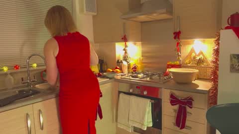 Louise or Lou 3 online show from 12-23-24, 07:41