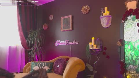 Louise or Lou 3 online show from 03-25-26, 02:45