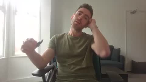 Snapshot of frenchbdmaninlondon chatting on 04-20-26, 02:20 Horny Paul online show from 04-20-26, 02:20