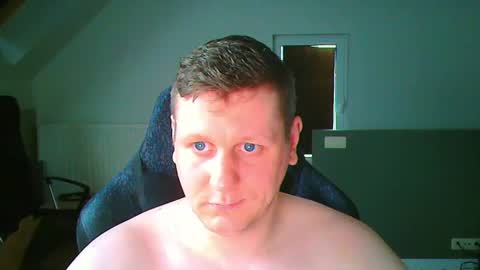 Snapshot of frenchfrieswithmayo chatting on 06-10-26, 06:18 French fries online show from 06-10-26, 06:18