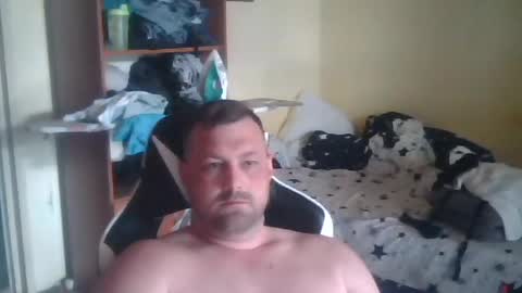 Snapshot of frenks1 chatting on 07-12-26, 10:28 frenks online show from 07-12-26, 10:28