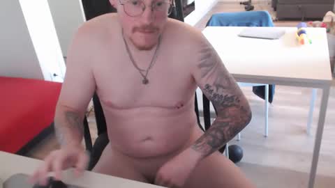 Snapshot of frenumpa86 chatting on 09-14-25, 04:06 Frenumpa86 online show from 09-14-25, 04:06