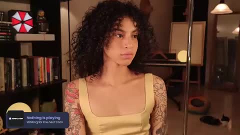 Snapshot of fresatanica chatting on 07-26-26, 01:47 Vale online show from 07-26-26, 01:47