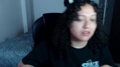 Snapshot of freud_x_louise1 chatting on 12-29-24, 04:05 Louise  online show from 12-29-24, 04:05