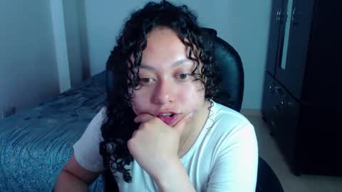 Snapshot of freud_x_louise1 chatting on 12-30-24, 03:03 Louise  online show from 12-30-24, 03:03