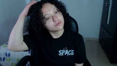 Snapshot of freud_x_louise1 chatting on 01-07-25, 06:27 Louise  online show from 01-07-25, 06:27