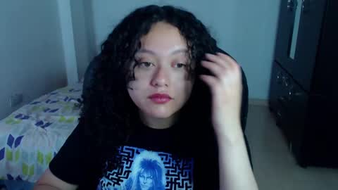 Snapshot of freud_x_louise1 chatting on 01-09-25, 09:27 Louise  online show from 01-09-25, 09:27