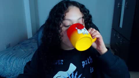 Snapshot of freud_x_louise1 chatting on 10-06-25, 03:04 Louise  online show from 10-06-25, 03:04