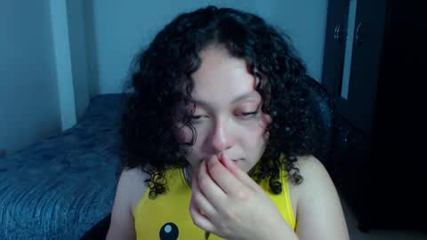 Snapshot of freud_x_louise1 chatting on 11-03-25, 04:03 Louise  online show from 11-03-25, 04:03