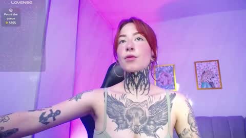 Snapshot of freya_b chatting on 02-04-25, 12:44 freya online show from 02-04-25, 12:44
