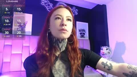Snapshot of freya_b chatting on 02-09-25, 01:03 freya online show from 02-09-25, 01:03