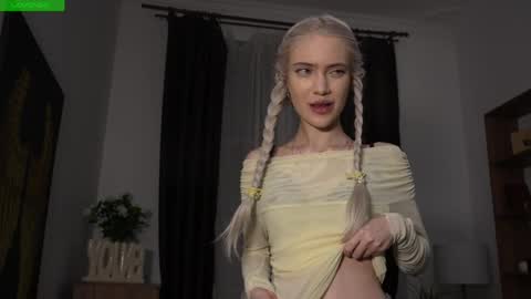 Freya online show from 04-10-26, 07:29