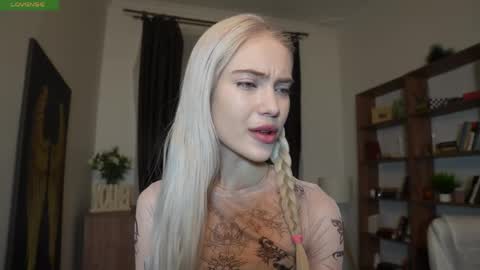 Freya online show from 04-12-26, 07:30