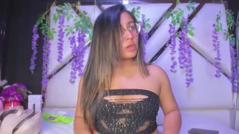 Snapshot of freya_miller_ chatting on 04-28-26, 03:33 Freya online show from 04-28-26, 03:33