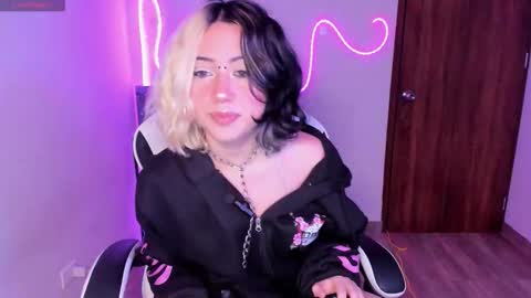 frida_lassi_ online show from 11-09-25, 10:08