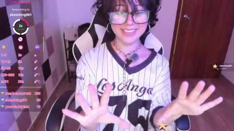 frida_lassi_ online show from 04-18-26, 04:33