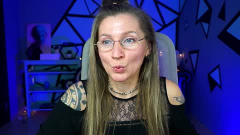 Snapshot of fridatander chatting on 02-08-25, 04:04 Frida Tander online show from 02-08-25, 04:04