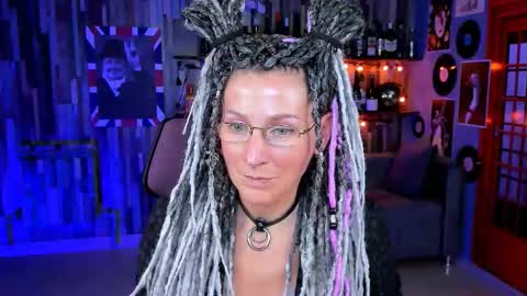 Snapshot of fridatander chatting on 09-26-25, 02:43 Frida Tander online show from 09-26-25, 02:43