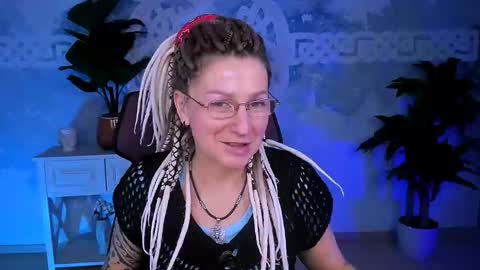 Frida Tander online show from 12-15-25, 05:12