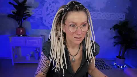 Frida Tander online show from 04-11-26, 05:23