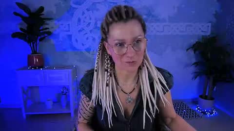 Frida Tander online show from 04-25-26, 05:10