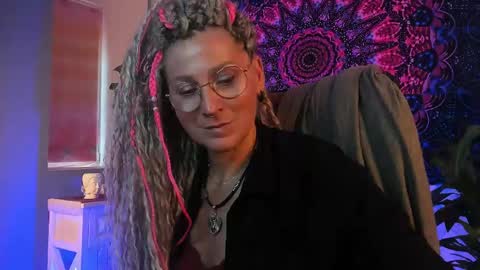 Frida Tander online show from 05-29-26, 06:11